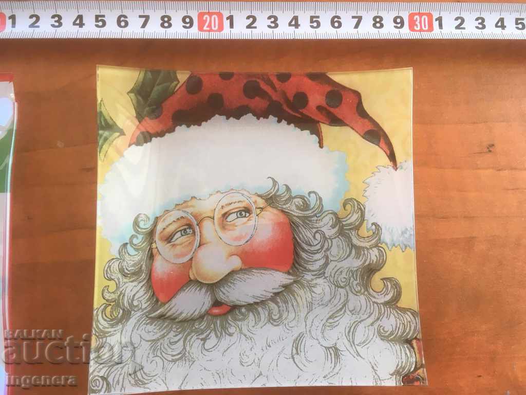 PLATE PLATE PAINTED GLASS CHRISTMAS-2 PCS with price 5.00 BGN | € 2.56 PLATE PLATE PAINTED GLASS CHRISTMAS-2 PCS with price 5.00 BGN | € 2.56