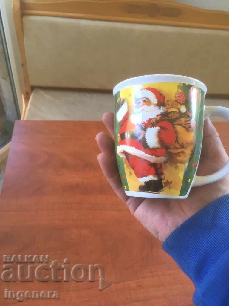 PORCELAIN LARGE CHRISTMAS MUG