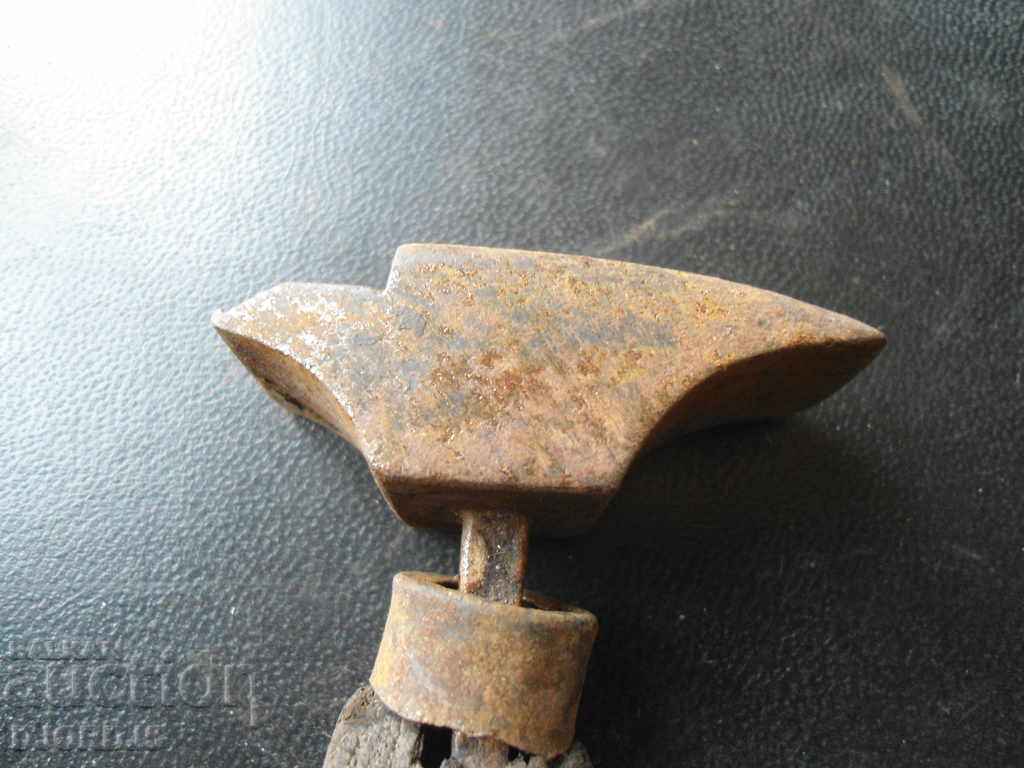 Delivery of An old specialized tool Delivery of An old specialized tool