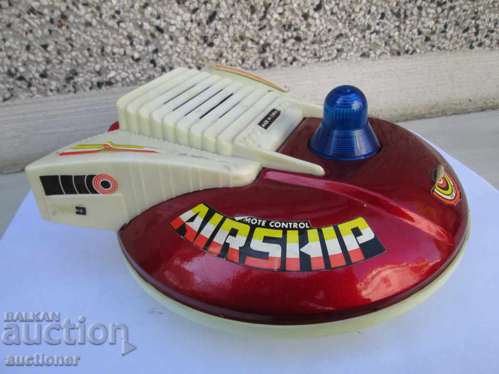 Auction OLD METAL TOY SPACE SHIP Auction OLD METAL TOY SPACE SHIP