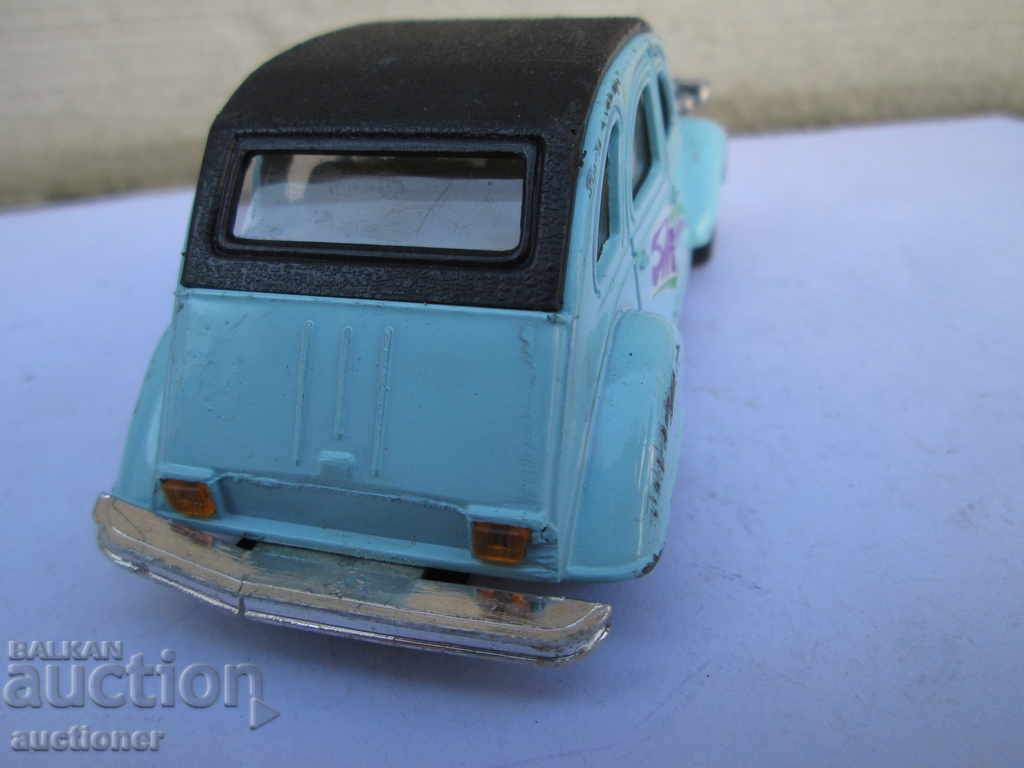 Delivery of OLD METAL MODEL OF CITROEN WELLY Delivery of OLD METAL MODEL OF CITROEN WELLY