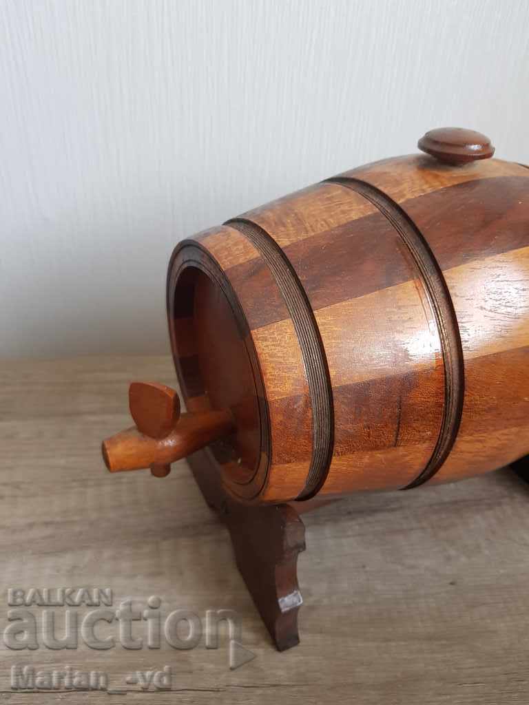 Auction Wooden barrel with cinnamon Auction Wooden barrel with cinnamon