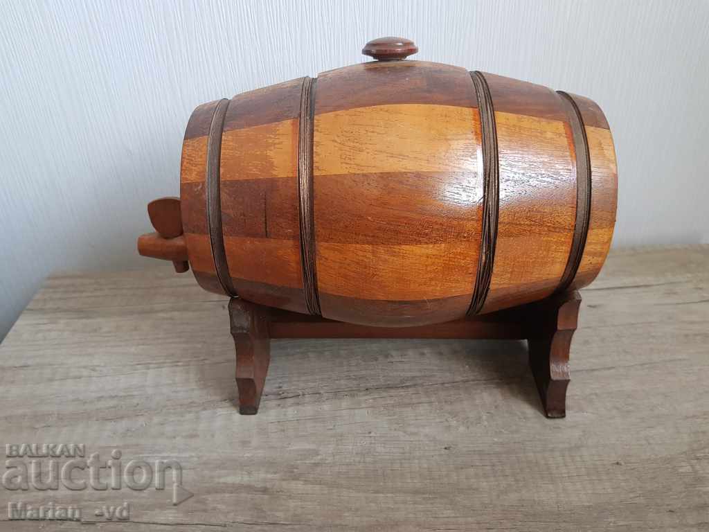 Wooden barrel with cinnamon - 5 Wooden barrel with cinnamon - 5