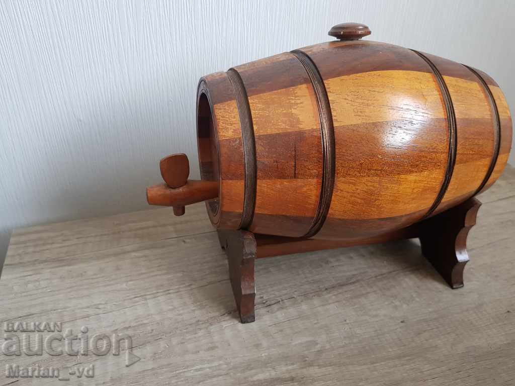 Wooden barrel with cinnamon - 6 Wooden barrel with cinnamon - 6