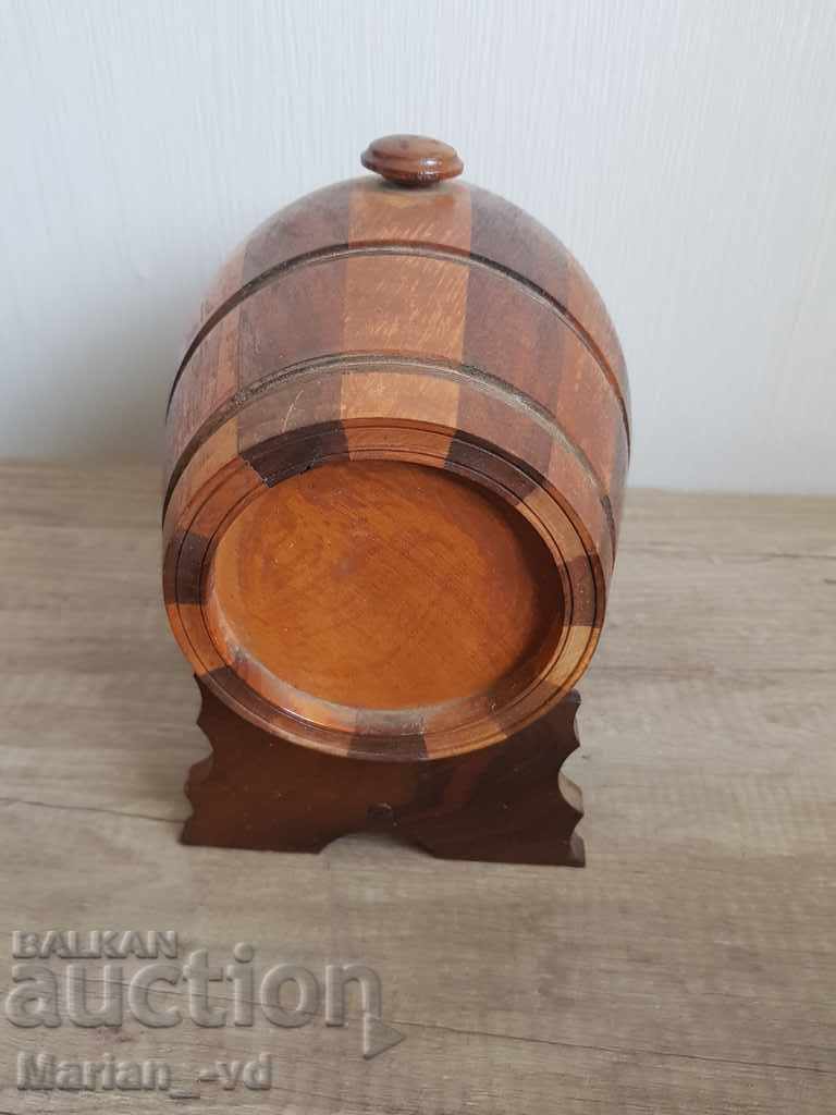 Wooden barrel with cinnamon - 7 Wooden barrel with cinnamon - 7