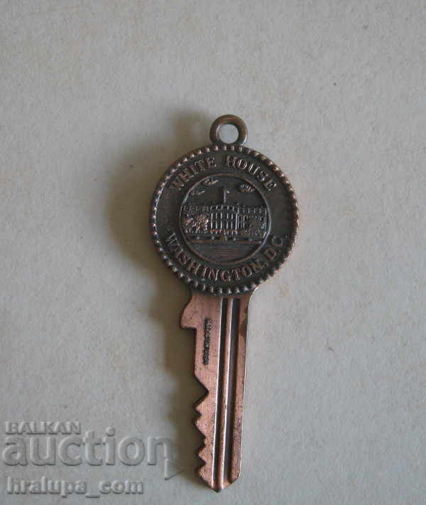 Metal key souvenir White House Washington