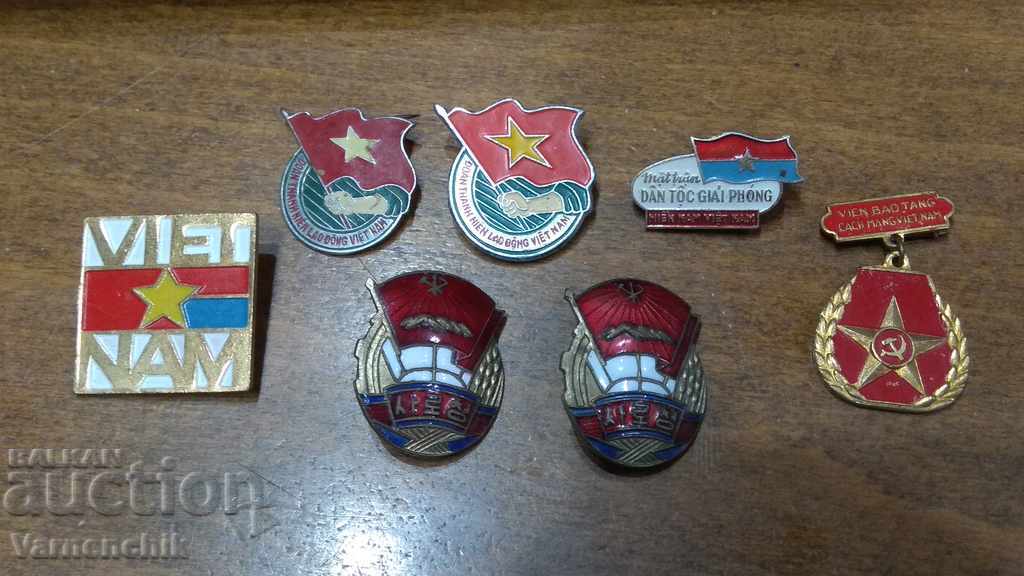 Lot badges NORTH KOREA VIETNAM 1960-70