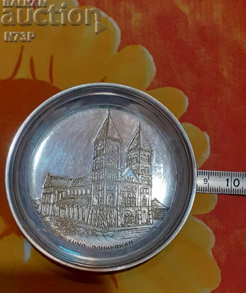 Delivery of SMALL PLATE. COLLECTION. SILVER. Delivery of SMALL PLATE. COLLECTION. SILVER.