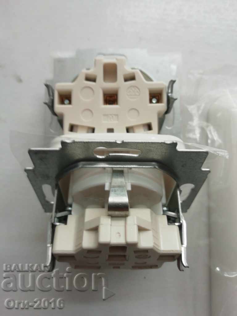 Δύο μονές επαφές με κοινή μπροστινή κονσόλα - 5 Δύο μονές επαφές με κοινή μπροστινή κονσόλα - 5