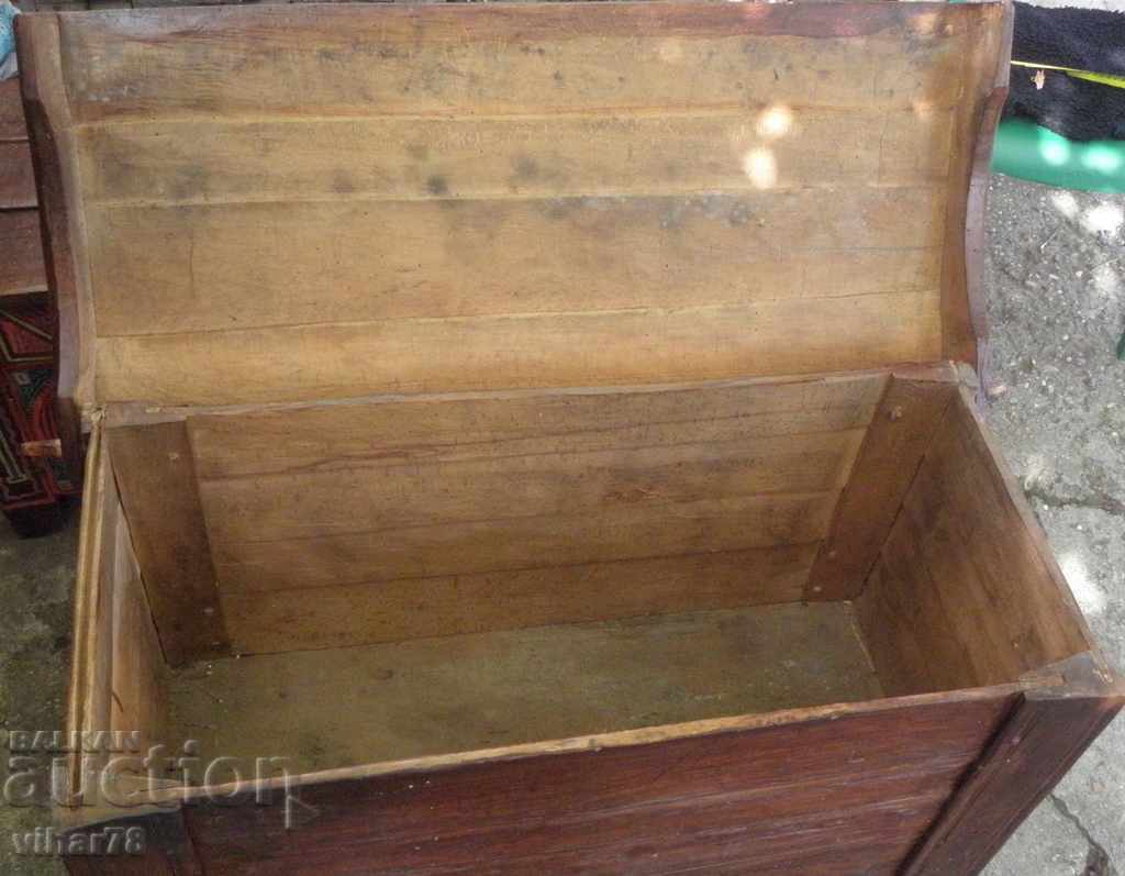 Auction  OLD CHEST, CHEST, CHASE