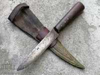 Стар нож с кания печат на острието