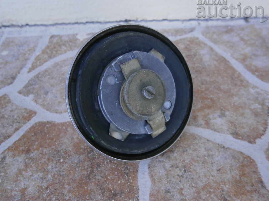 Auction retro car tank cap Auction retro car tank cap