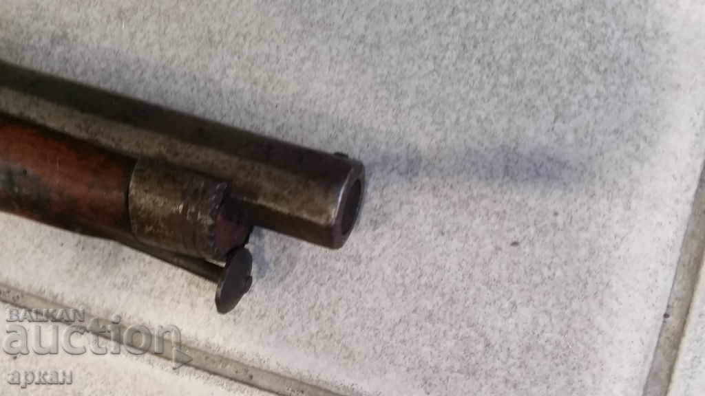 Delivery of old capsule pistachio XIX century Delivery of old capsule pistachio XIX century