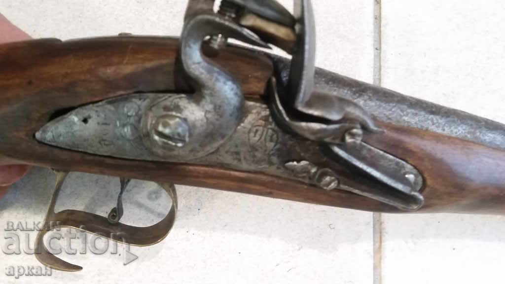 un vechi pistol de mare cu o țeavă de îmbarcare de mare calibru - 5
