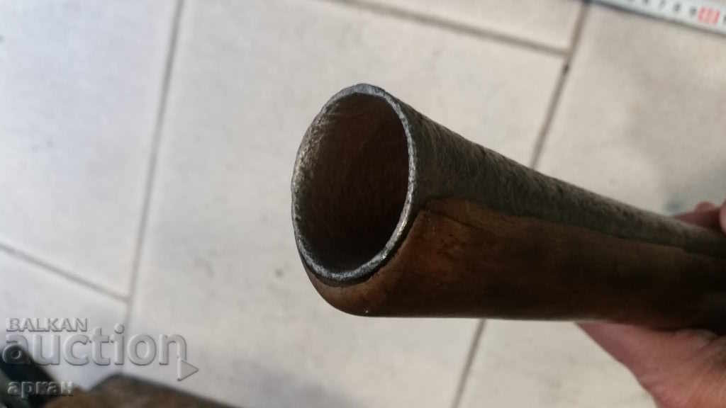 un vechi pistol de mare cu o țeavă de îmbarcare de mare calibru - 6