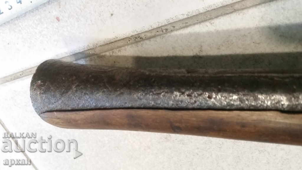 un vechi pistol de mare cu o țeavă de îmbarcare de mare calibru - 7