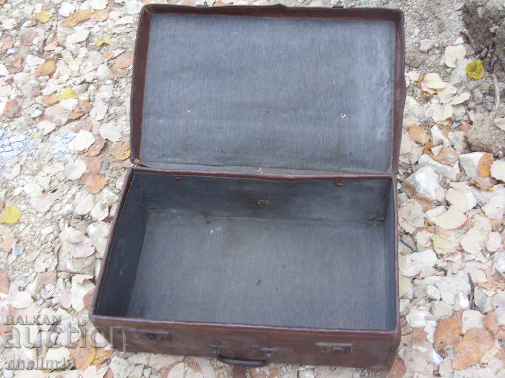 OLD LARGE LEATHER SUITCASE - 5 OLD LARGE LEATHER SUITCASE - 5