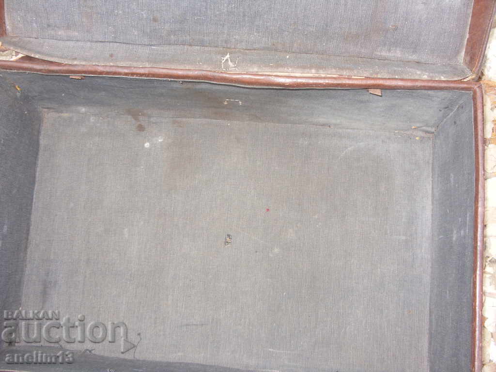 OLD LARGE LEATHER SUITCASE - 6 OLD LARGE LEATHER SUITCASE - 6