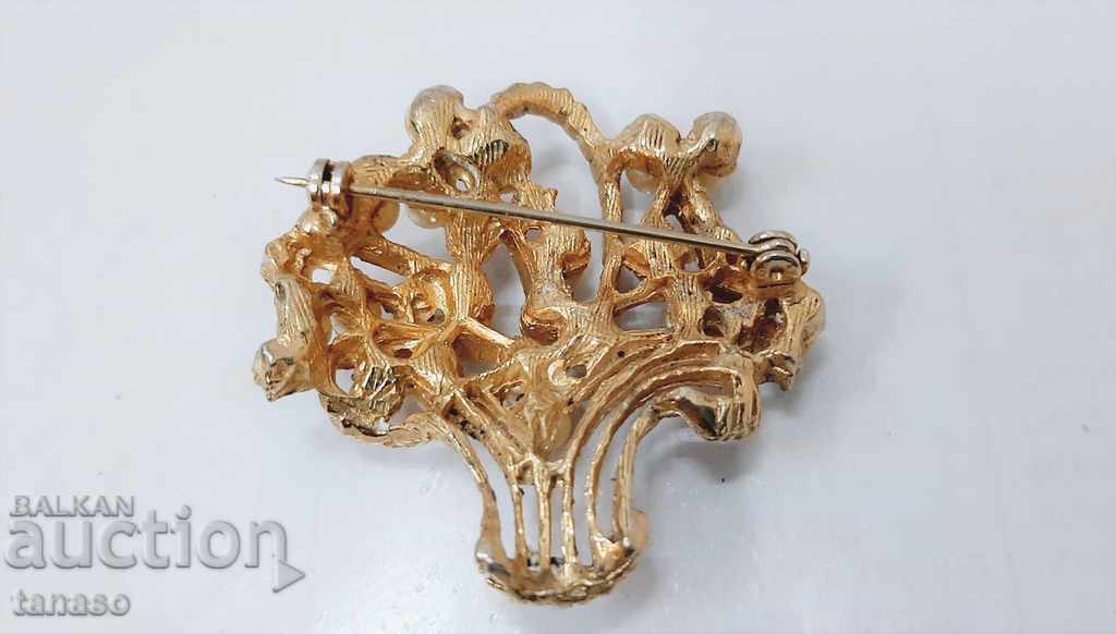 Old brooch (1.3) with price 10.00 BGN | € 5.11 Old brooch (1.3) with price 10.00 BGN | € 5.11