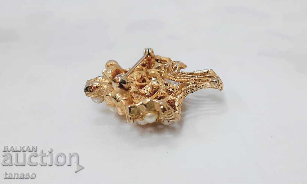 Auction Old brooch (1.3) Auction Old brooch (1.3)