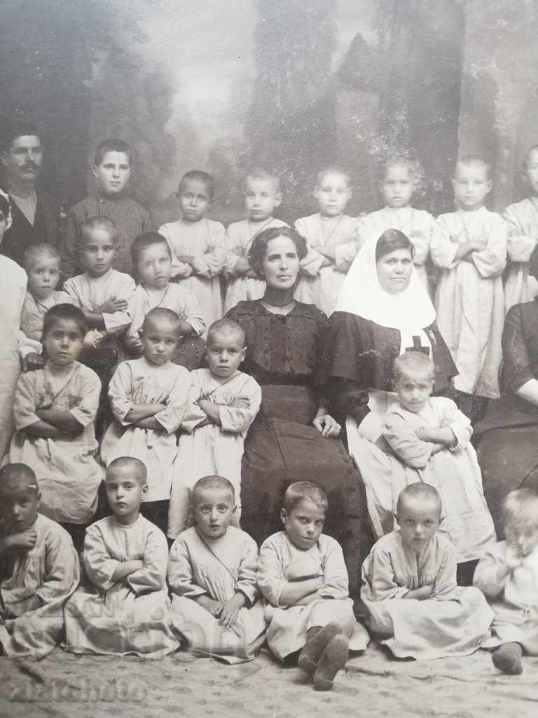Auction  Old photo Hard cardboard - Orphans, Bulgarian Red Cross