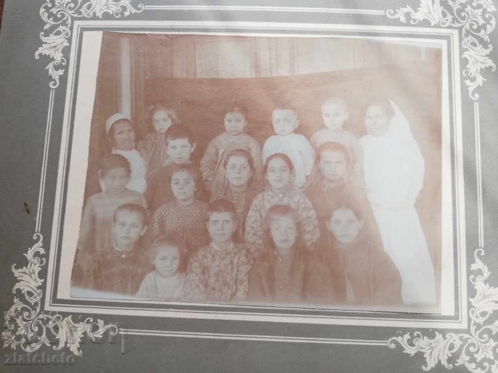 Old photo Hard cardboard - Orphans with price 16.00 BGN | € 8.18
