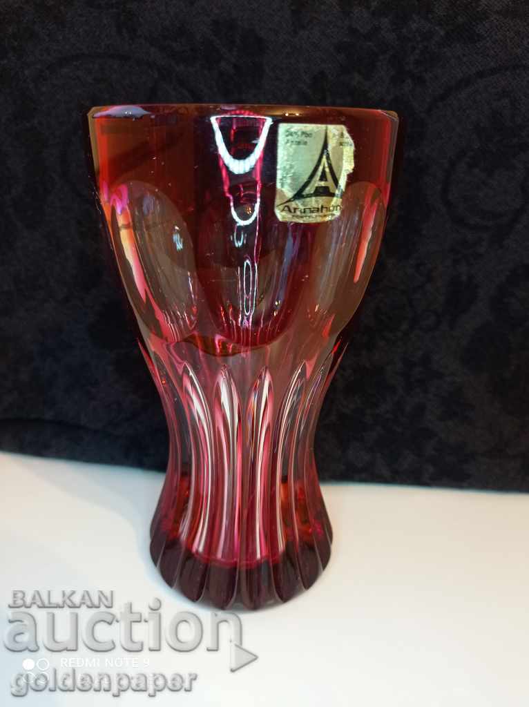 Vase red glass Anna Hütte 24% Pbo