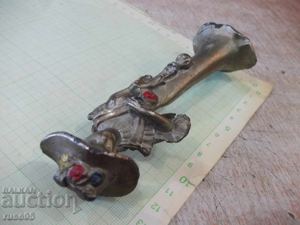 Auction Old metal figure of an urban woman from highlife - 322 g. Auction Old metal figure of an urban woman from highlife - 322 g.