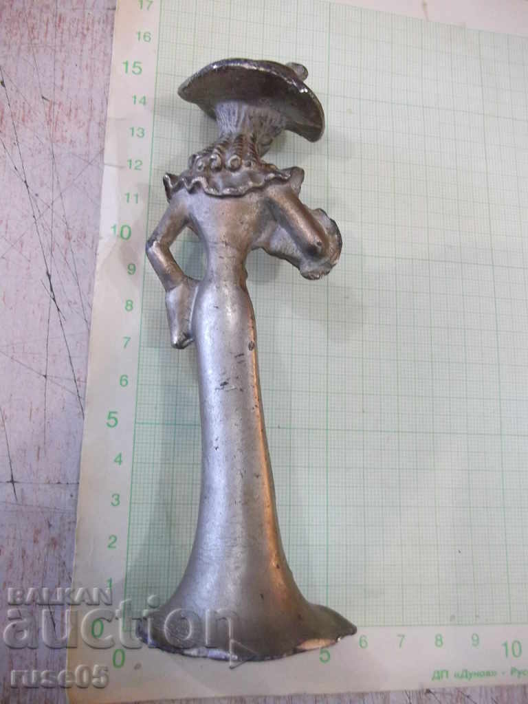 Old metal figure of an urban woman from highlife - 322 g. - 5 Old metal figure of an urban woman from highlife - 322 g. - 5