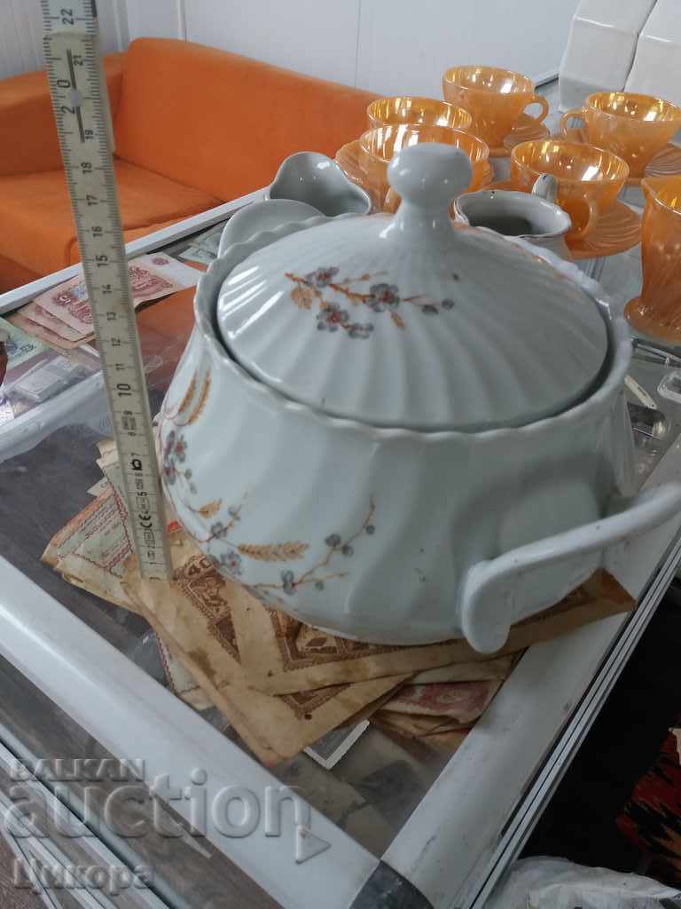 Auction OLD PORCELAIN SOUP Auction OLD PORCELAIN SOUP