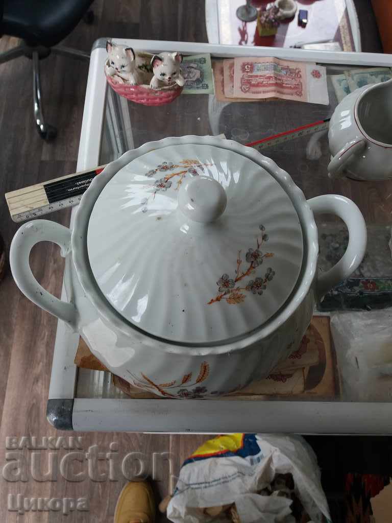 Delivery of OLD PORCELAIN SOUP Delivery of OLD PORCELAIN SOUP