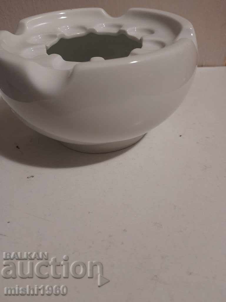 Auction  Porcelain heating pot