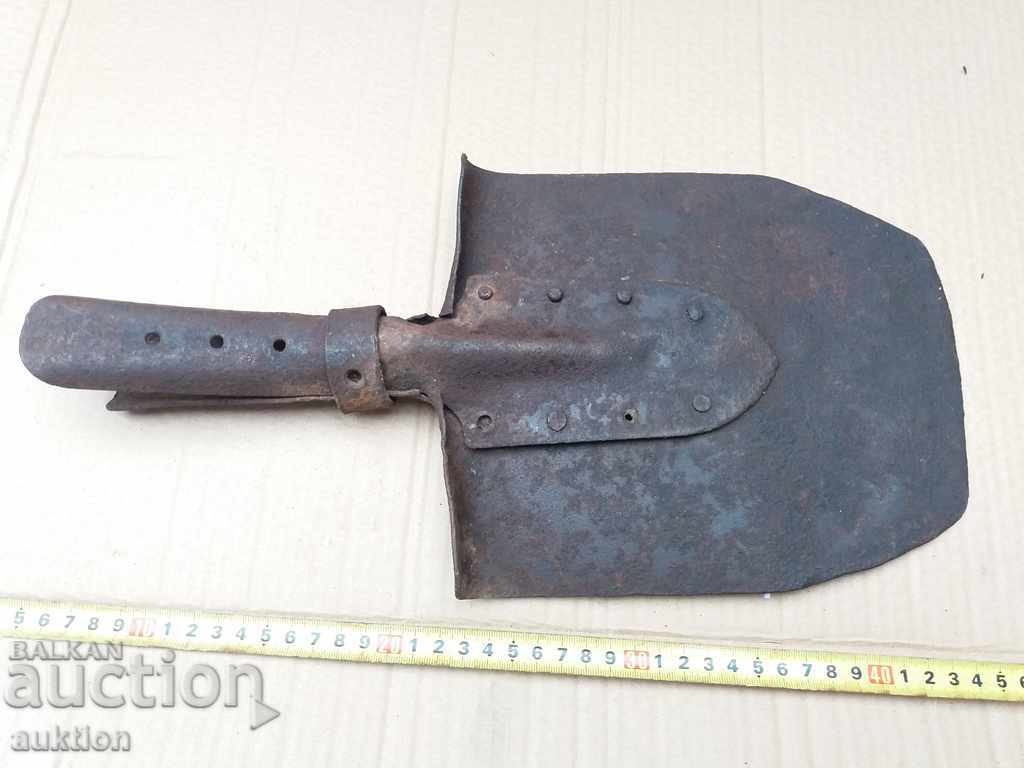 OLD MILITARY SHOVEL - 7 OLD MILITARY SHOVEL - 7