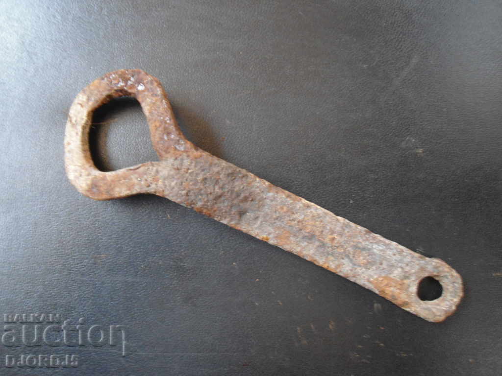 Old wrought latch with price 2.00 BGN | € 1.02 Old wrought latch with price 2.00 BGN | € 1.02