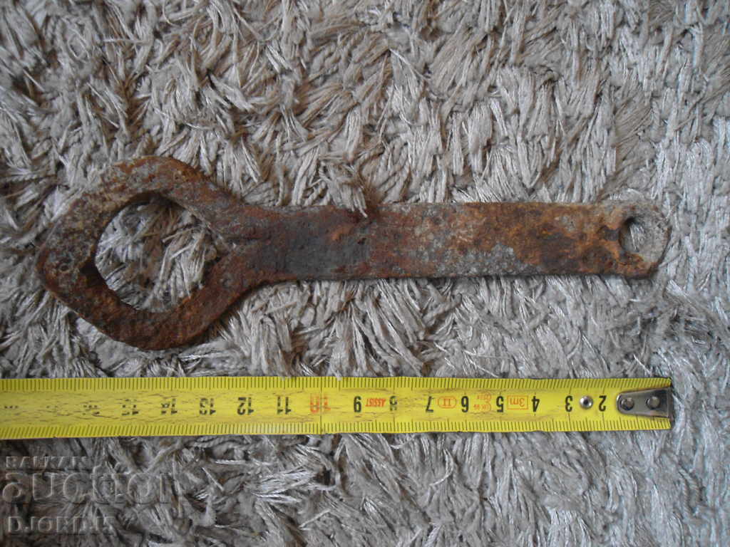 Auction Old wrought latch Auction Old wrought latch