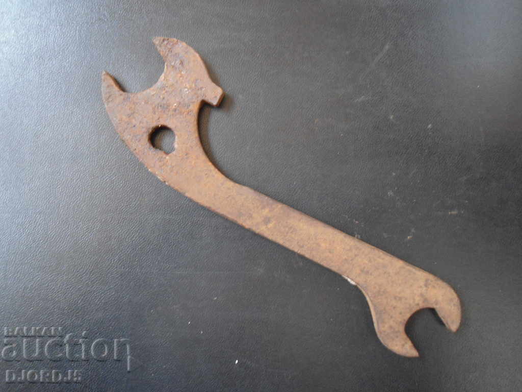 Old key with price 3.00 BGN | € 1.53 Old key with price 3.00 BGN | € 1.53