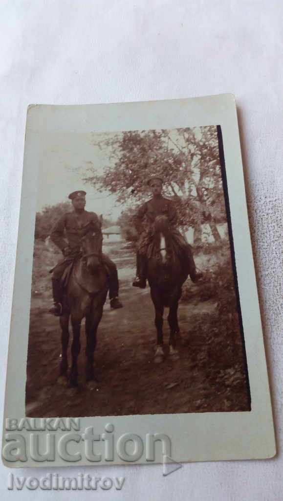 Снимка Двама офицери на коне ПСВ