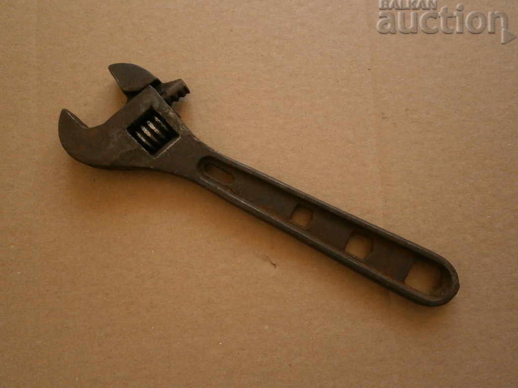 antique wrench tool with price 21.00 BGN | € 10.74 antique wrench tool with price 21.00 BGN | € 10.74