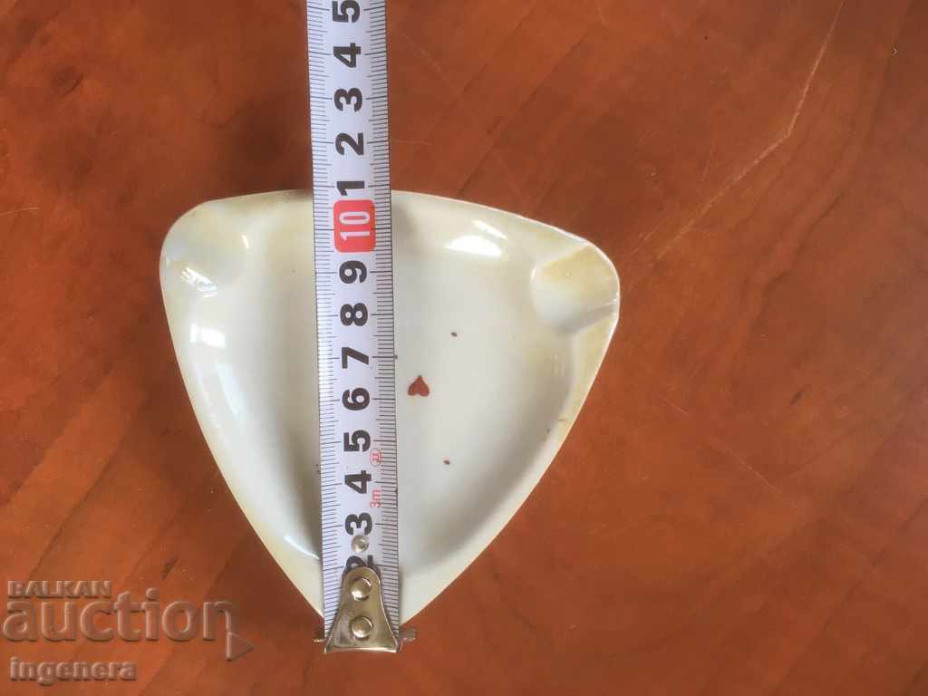 PORCELAIN ASHTRAY FOR CARD PLAYERS FROM THE 50's with price 21.00 BGN | € 10.74 PORCELAIN ASHTRAY FOR CARD PLAYERS FROM THE 50's with price 21.00 BGN | € 10.74