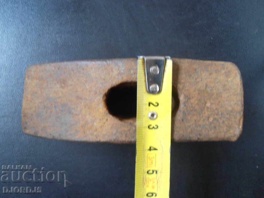 Auction Old hammer, 1 kg. Auction Old hammer, 1 kg.