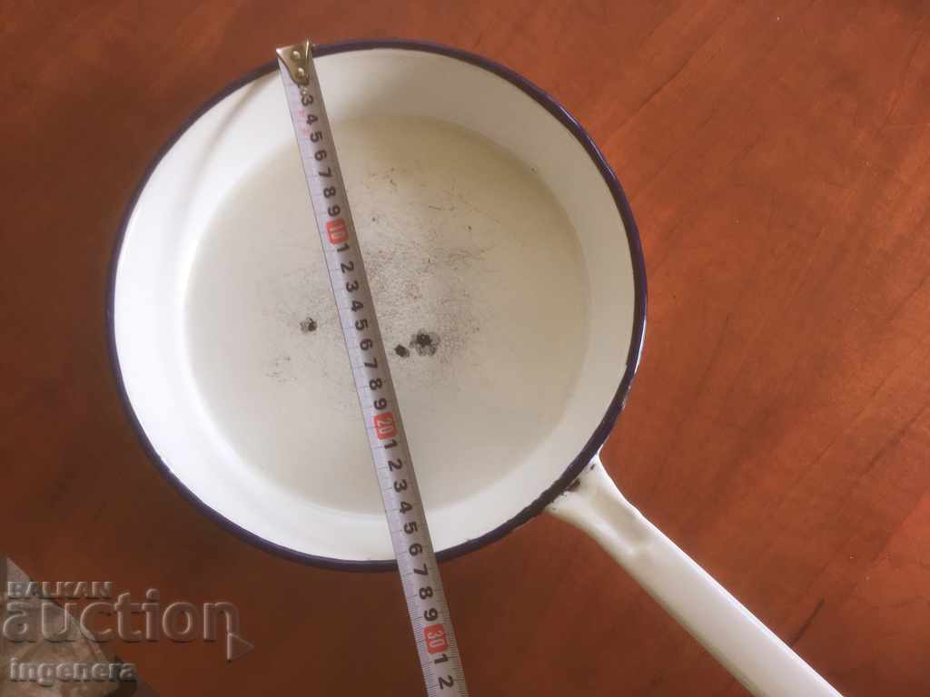 PAN ENAMELED COURT - 1961 PRESENTLY PRESERVED with price 27.00 BGN | € 13.80 PAN ENAMELED COURT - 1961 PRESENTLY PRESERVED with price 27.00 BGN | € 13.80