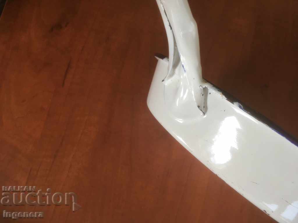 Auction PAN ENAMELED COURT - 1961 PRESENTLY PRESERVED Auction PAN ENAMELED COURT - 1961 PRESENTLY PRESERVED