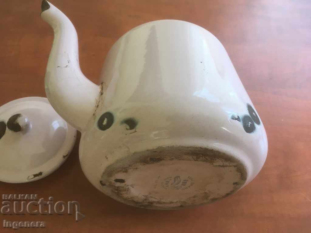 Auction TEAPOT COURT ENAMELED FOR INTERIOR Auction TEAPOT COURT ENAMELED FOR INTERIOR