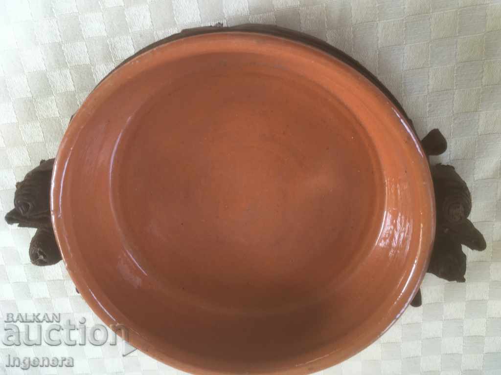 COURT BOWL OF CERAMICS AND LEATHER - 5 COURT BOWL OF CERAMICS AND LEATHER - 5