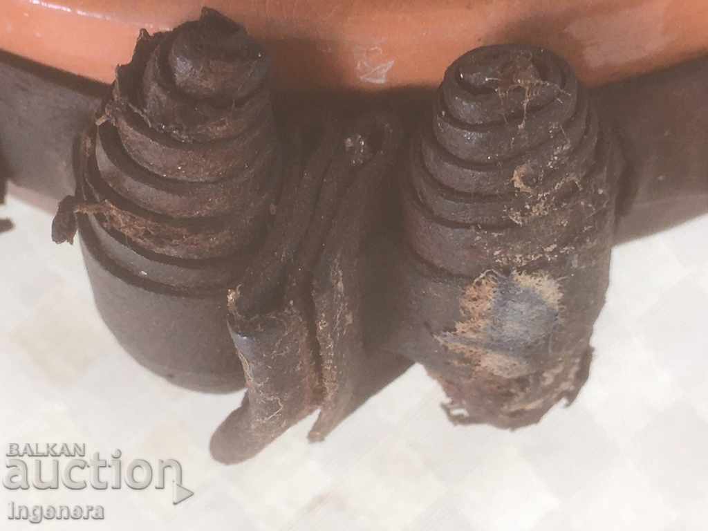 COURT BOWL OF CERAMICS AND LEATHER - 6 COURT BOWL OF CERAMICS AND LEATHER - 6