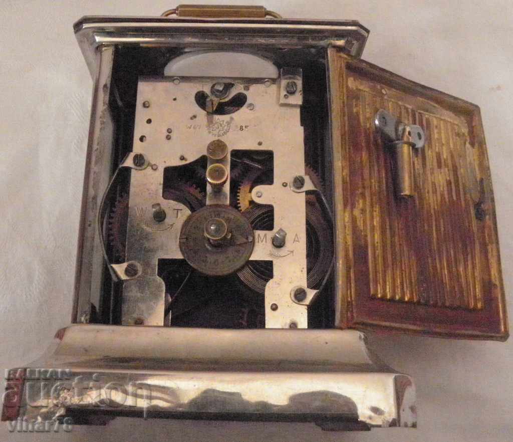 Стар настолен часовник JUNGHANS-ЮНГХАНС с латерна-РЯДЪК МОДЕ - 5 Стар настолен часовник JUNGHANS-ЮНГХАНС с латерна-РЯДЪК МОДЕ - 5