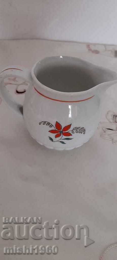 Порцеланова каничка с цена 6.00 лв. | € 3.07 Порцеланова каничка с цена 6.00 лв. | € 3.07