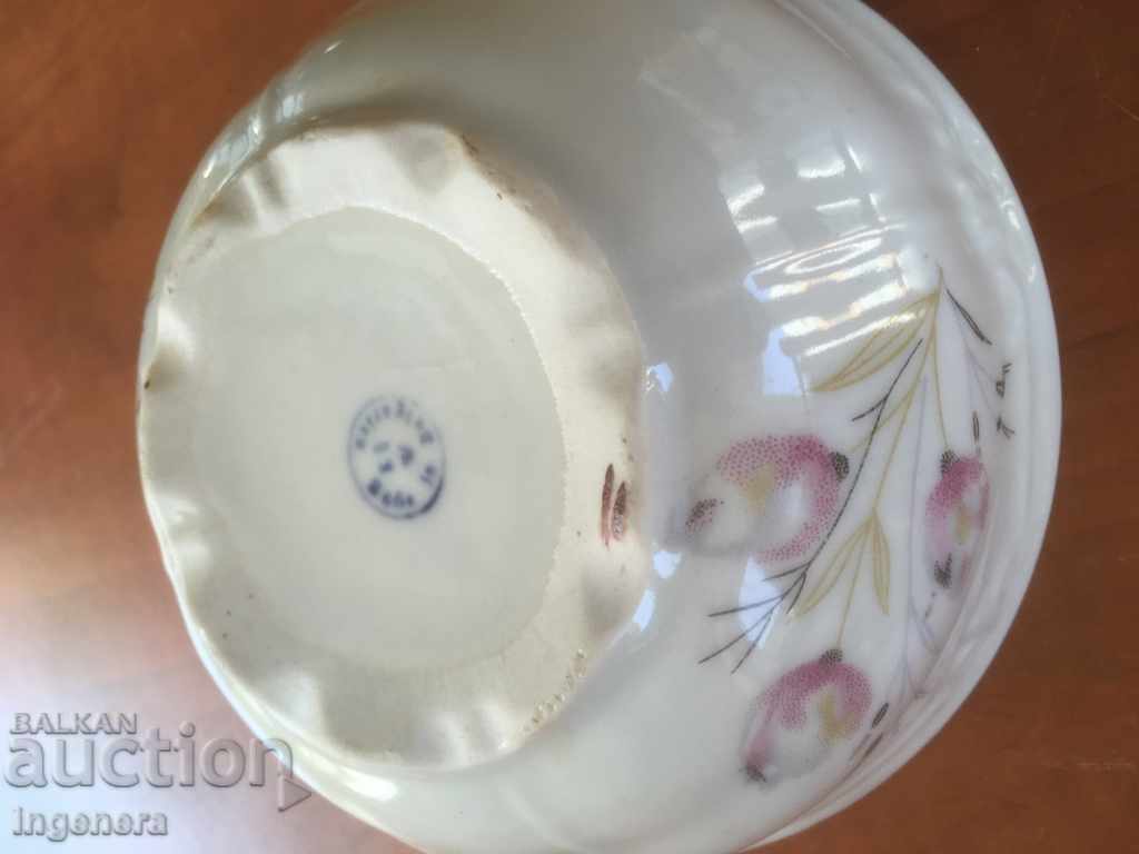 Licitație CURT CU PORTELAN ANTICHI PANICA PENTRU INTERIOR Licitație CURT CU PORTELAN ANTICHI PANICA PENTRU INTERIOR