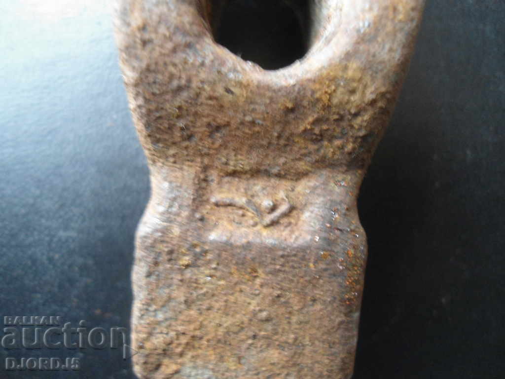 Стар занаятчийски чук с цена 5.00 лв. | € 2.56 Стар занаятчийски чук с цена 5.00 лв. | € 2.56