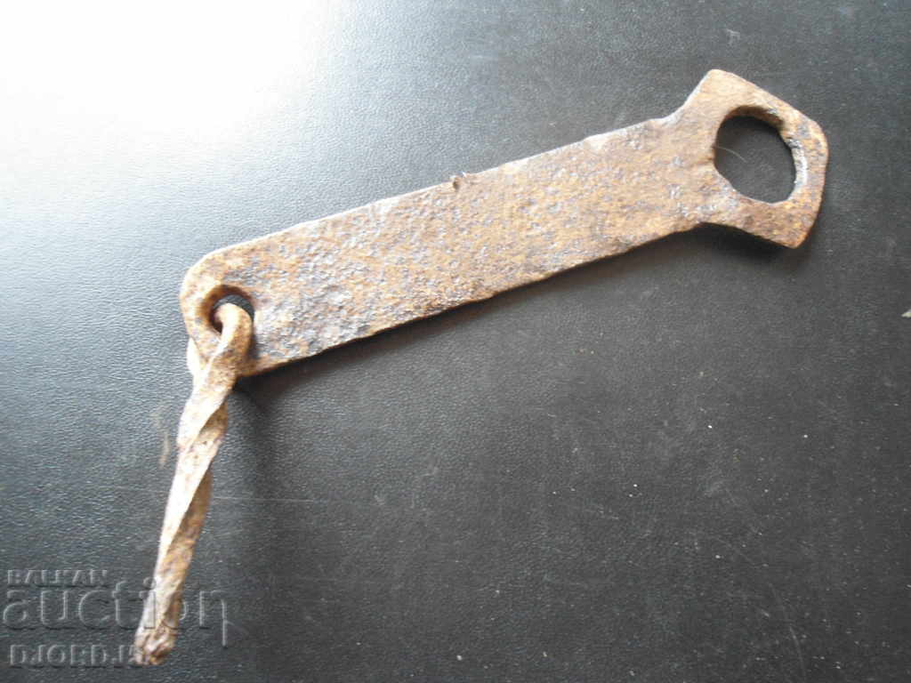 Old wrought latch with price 3.00 BGN | € 1.53 Old wrought latch with price 3.00 BGN | € 1.53